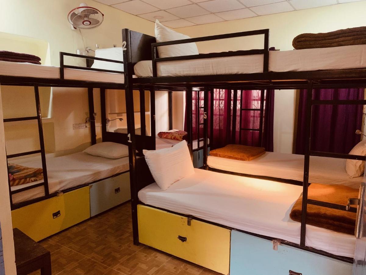 Vagabond Stay Hostel Benares Buitenkant foto
