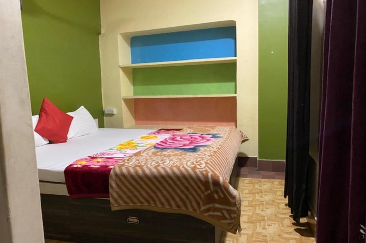 Vagabond Stay Hostel Benares Buitenkant foto