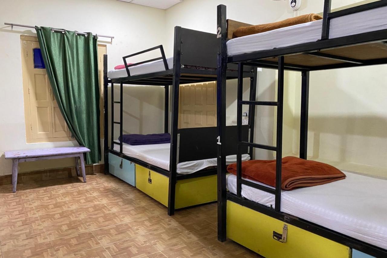 Vagabond Stay Hostel Benares Buitenkant foto