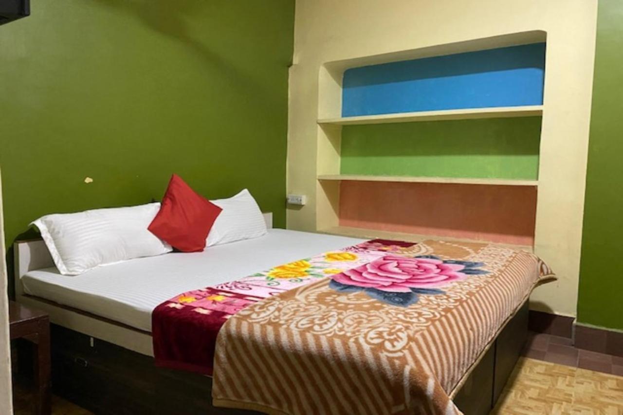 Vagabond Stay Hostel Benares Buitenkant foto